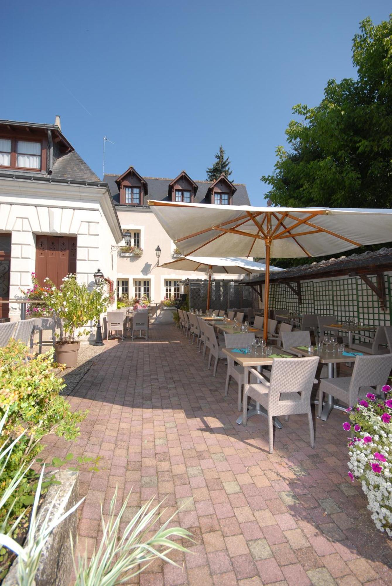Logis Hotels Restaurant Le Relais Шенонсо Екстериор снимка