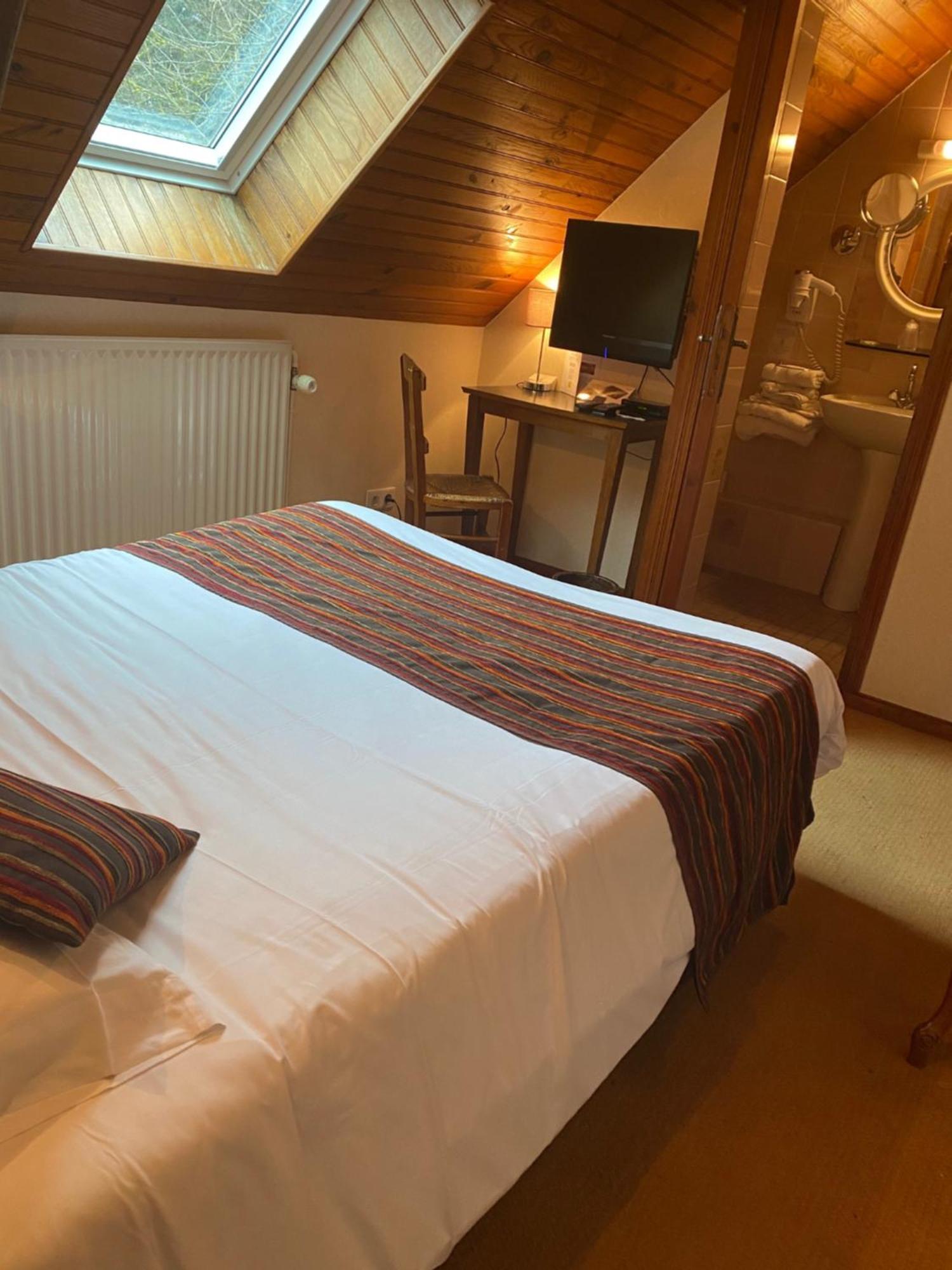Logis Hotels Restaurant Le Relais Шенонсо Екстериор снимка