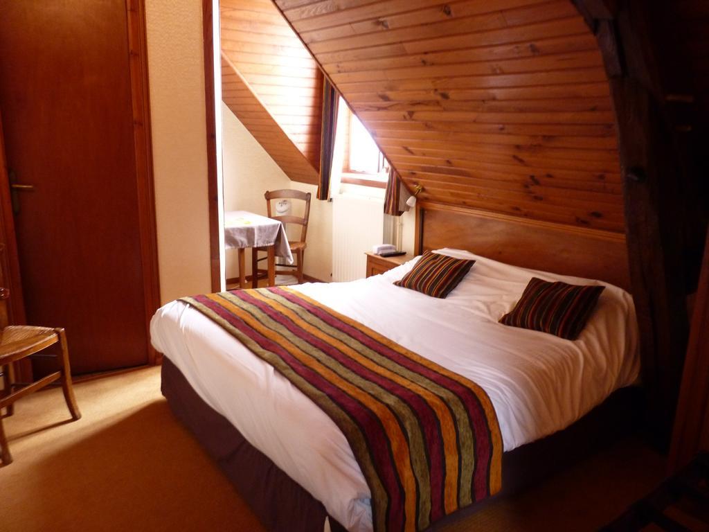 Logis Hotels Restaurant Le Relais Шенонсо Екстериор снимка