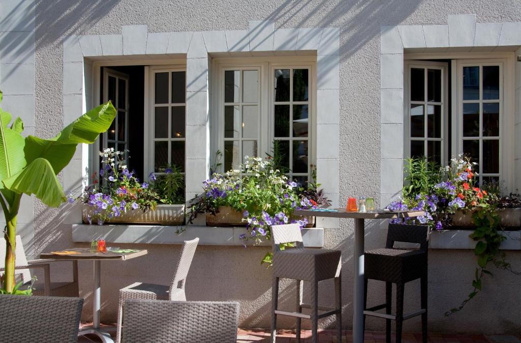 Logis Hotels Restaurant Le Relais Шенонсо Екстериор снимка